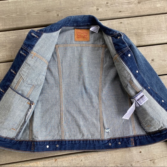Levi’s Denim Trucker Jacket - Picture 6 of 8